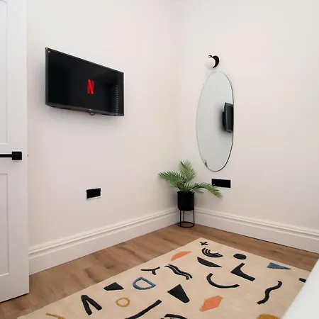 Apartment No2 Grosvenor House - Easy Access To The City Bristol