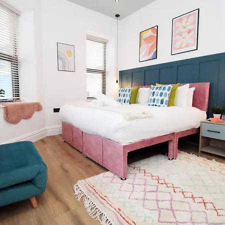 No2 Grosvenor House - Easy Access To The City شقة